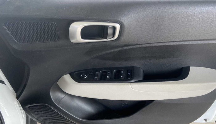 2022 Hyundai VENUE S (O) 1.0 TURBO IMT, Petrol, Manual, 17,293 km, Driver Side Door Panels Control