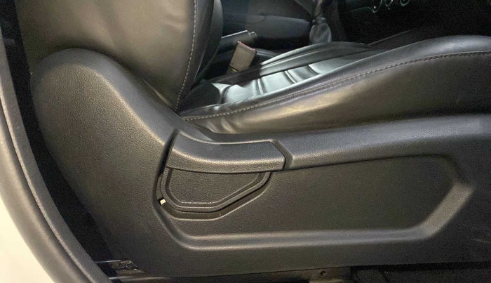 2021 Hyundai VENUE S 1.2, Petrol, Manual, 41,418 km, Driver Side Adjustment Panel