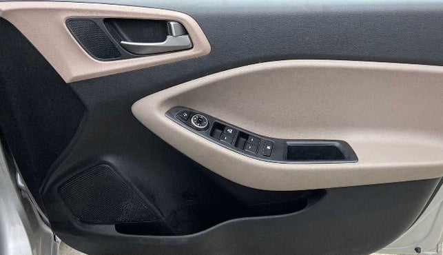 2017 Hyundai Elite i20 SPORTZ 1.2, Petrol, Manual, 24,686 km, Driver Side Door Panels Control