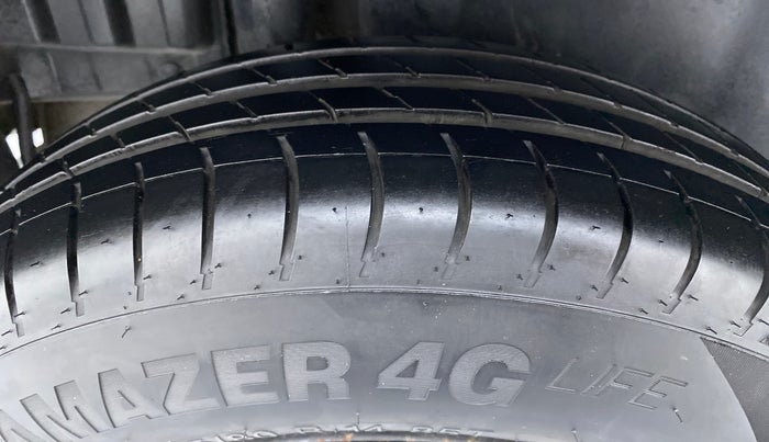2014 Maruti Swift VDI, Diesel, Manual, 92,849 km, Right Rear Tyre Tread