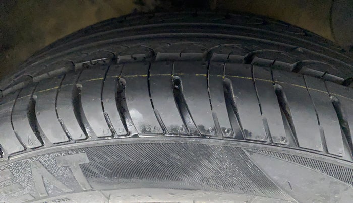 2015 Hyundai Grand i10 ASTA 1.2 KAPPA VTVT, Petrol, Manual, 30,021 km, Right Front Tyre Tread