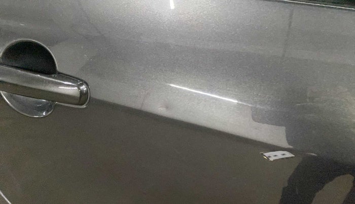2017 Maruti Swift VXI, Petrol, Manual, 62,776 km, Right rear door - Minor scratches