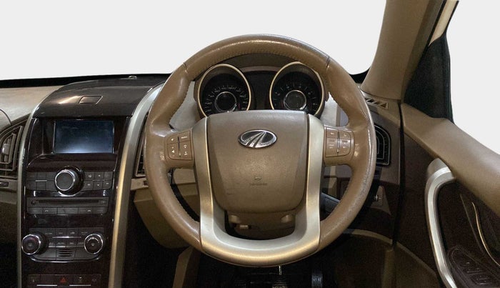 2014 Mahindra XUV500 W8, Diesel, Manual, 1,08,937 km, Steering Wheel Close Up