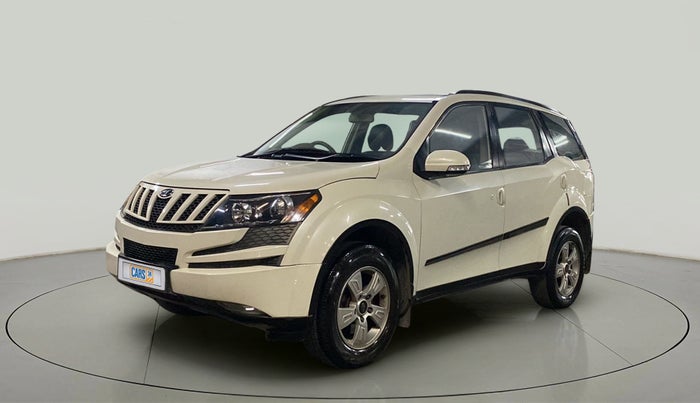 2014 Mahindra XUV500 W8, Diesel, Manual, 1,08,937 km, Left Front Diagonal