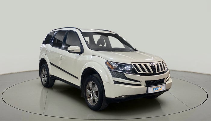 2014 Mahindra XUV500 W8, Diesel, Manual, 1,08,937 km, Right Front Diagonal