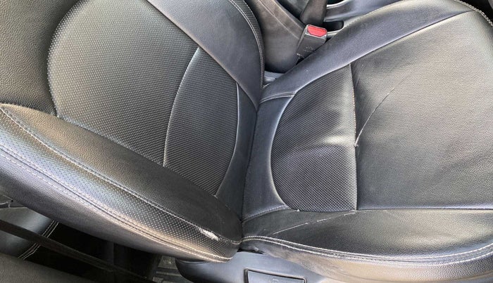 2016 Hyundai Creta S 1.6 PETROL, Petrol, Manual, 61,261 km, Driver seat - Cover slightly torn