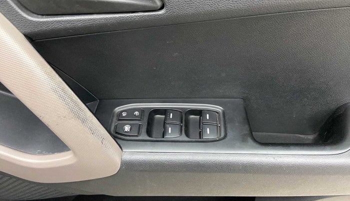 2017 Hyundai Creta E PLUS 1.6 PETROL, Petrol, Manual, 46,356 km, Right front window switch / handle - Master window function not working