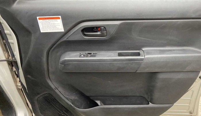 2020 Maruti New Wagon-R LXI CNG (O) 1.0, CNG, Manual, 18,852 km, Driver Side Door Panels Control
