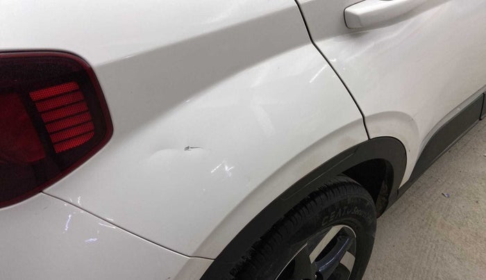 2021 Hyundai VENUE SX 1.0 TURBO, Petrol, Manual, 29,239 km, Right quarter panel - Minor scratches