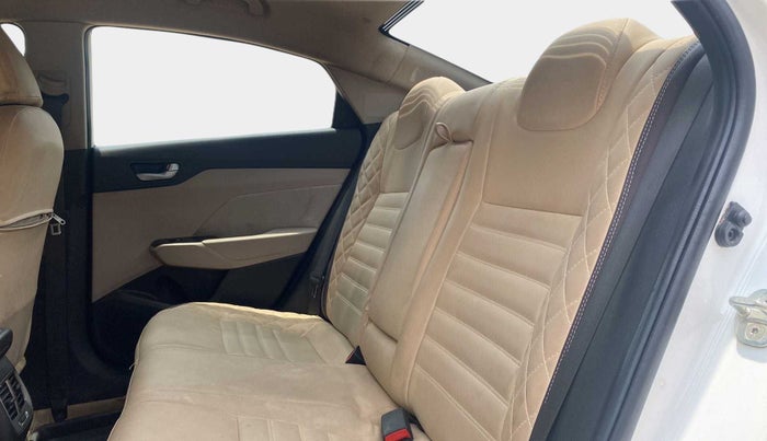 2018 Hyundai Verna 1.6 CRDI SX, Diesel, Manual, 89,959 km, Right Side Rear Door Cabin