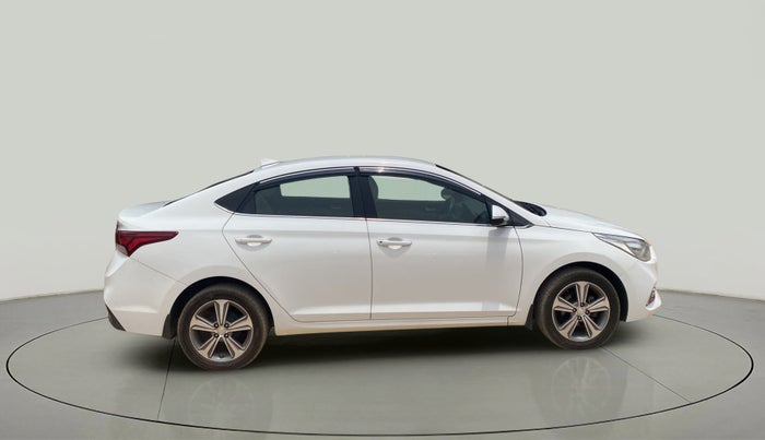 2018 Hyundai Verna 1.6 CRDI SX, Diesel, Manual, 89,959 km, Right Side View