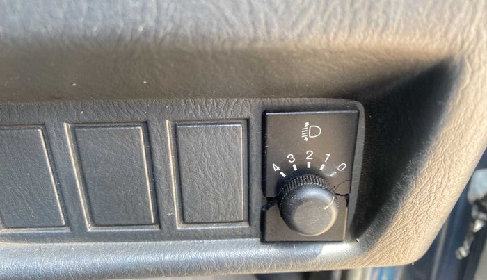 2015 Maruti OMNI E 8 STR, Petrol, Manual, 14,709 km, Dashboard - Headlight height adjustment not working