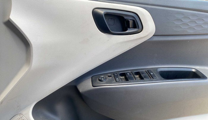 2020 Hyundai AURA S 1.2, Petrol, Manual, 33,564 km, Driver Side Door Panels Control
