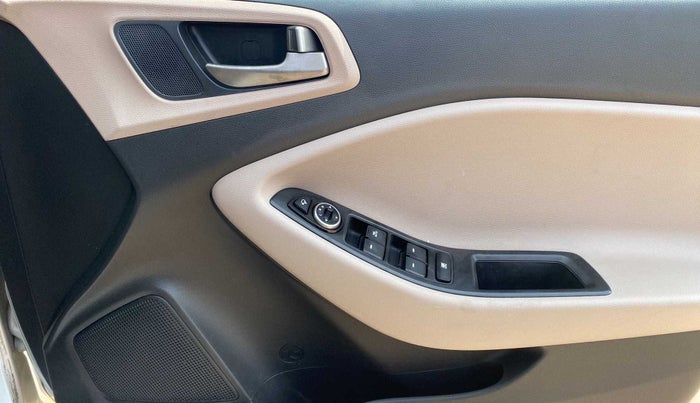 2016 Hyundai Elite i20 ASTA 1.2 (O), Petrol, Manual, 36,174 km, Driver Side Door Panels Control