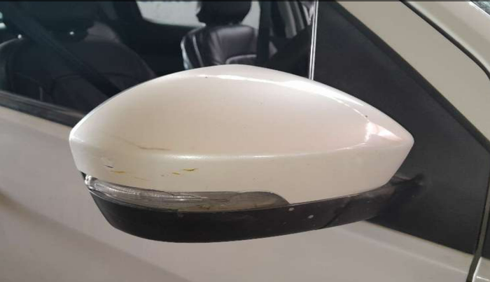 2021 Tata Tiago XT PETROL, Petrol, Manual, 27,999 km, Right rear-view mirror - Indicator light has minor damage