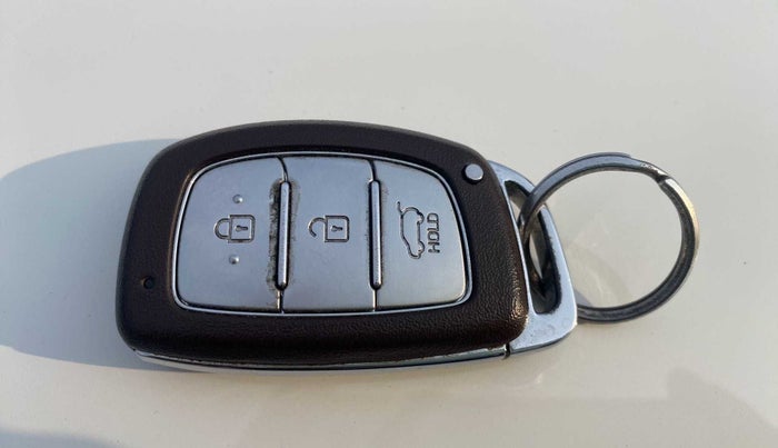 2018 Hyundai Creta SX PLUS 1.6 DIESEL, Diesel, Manual, 76,560 km, Key Close Up