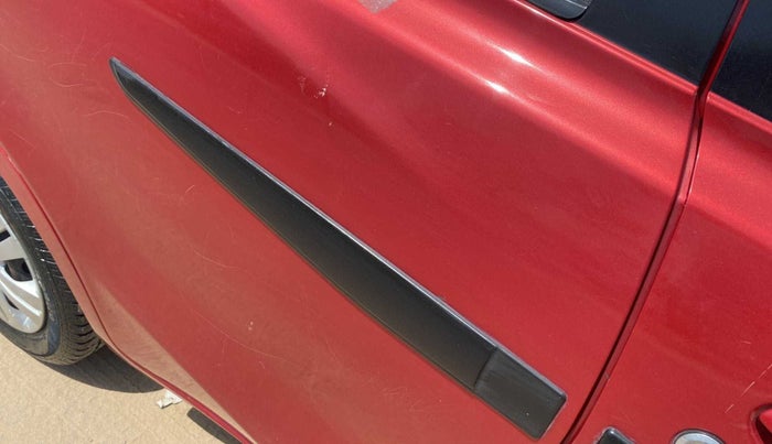 2017 Datsun Go T, Petrol, Manual, 13,739 km, Right rear door - Minor scratches