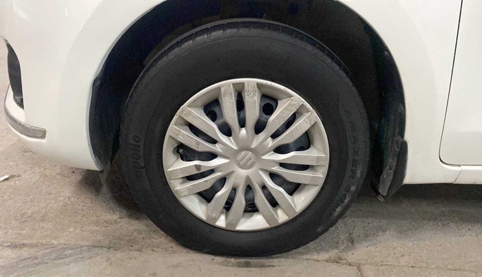 2018 Maruti Dzire VDI, Diesel, Manual, 57,439 km, Left front tyre - Minor crack