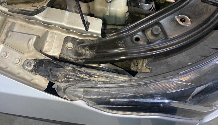 2021 Nissan MAGNITE XL TURBO CVT, Petrol, Automatic, 17,799 km, Right headlight - Clamp has minor damage