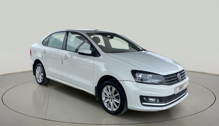 2016 Volkswagen Vento HIGHLINE 1.5 AT, Diesel, Automatic, 1,01,018 km, Right Front Diagonal
