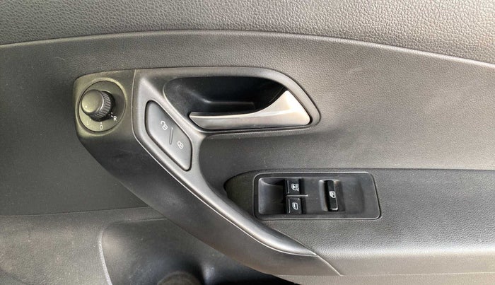 2018 Volkswagen Polo COMFORTLINE 1.0L MPI, Petrol, Manual, 16,333 km, Driver Side Door Panels Control