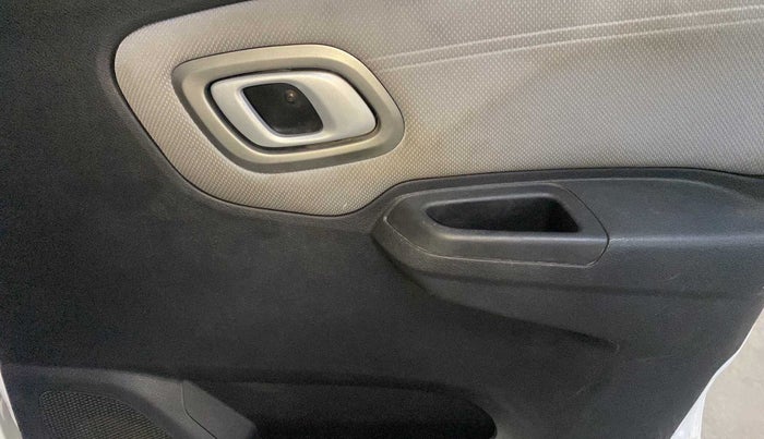 2021 Datsun Redi Go T(O), Petrol, Manual, 31,255 km, Driver Side Door Panels Control