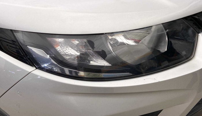 2019 Mahindra KUV 100 NXT K2 P 6 STR, Petrol, Manual, 20,023 km, Right headlight - Minor scratches