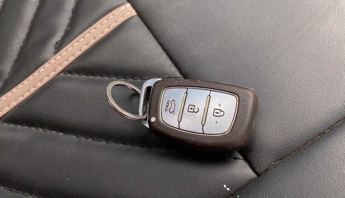2017 Hyundai Elite i20 ASTA 1.2 (O), Petrol, Manual, 79,036 km, Key Close Up