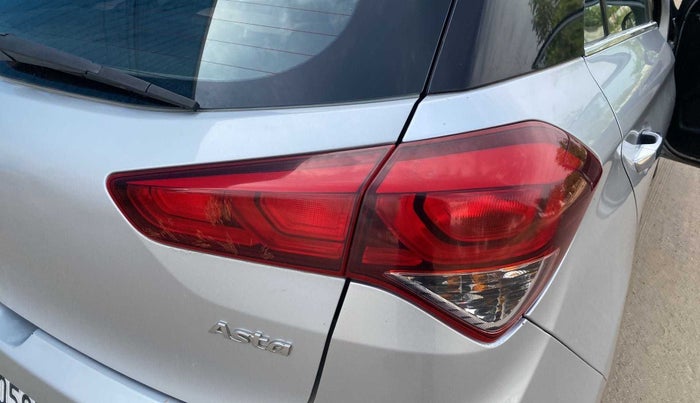 2017 Hyundai Elite i20 ASTA 1.2 (O), Petrol, Manual, 79,036 km, Right tail light - Minor scratches