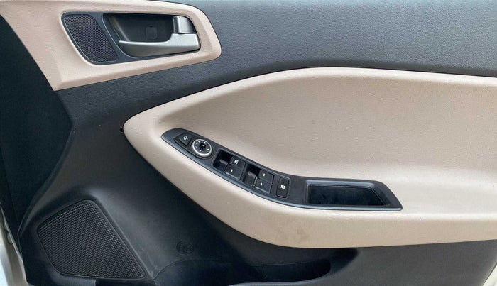 2017 Hyundai Elite i20 ASTA 1.2 (O), Petrol, Manual, 79,036 km, Driver Side Door Panels Control