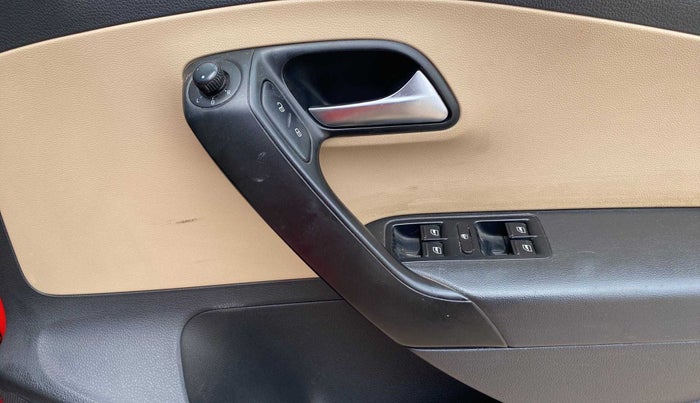 2015 Volkswagen Polo HIGHLINE1.2L, Petrol, Manual, 97,162 km, Driver Side Door Panels Control