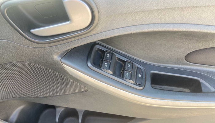 2018 Ford FREESTYLE TREND 1.5 DIESEL, Diesel, Manual, 70,609 km, Driver Side Door Panels Control