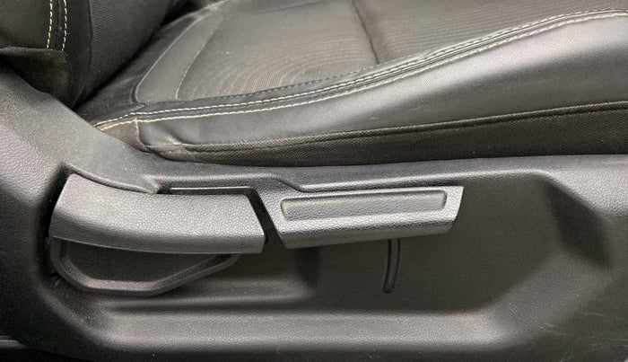 2019 Hyundai VENUE SX 1.0 (O) TURBO, Petrol, Manual, 57,649 km, Driver Side Adjustment Panel