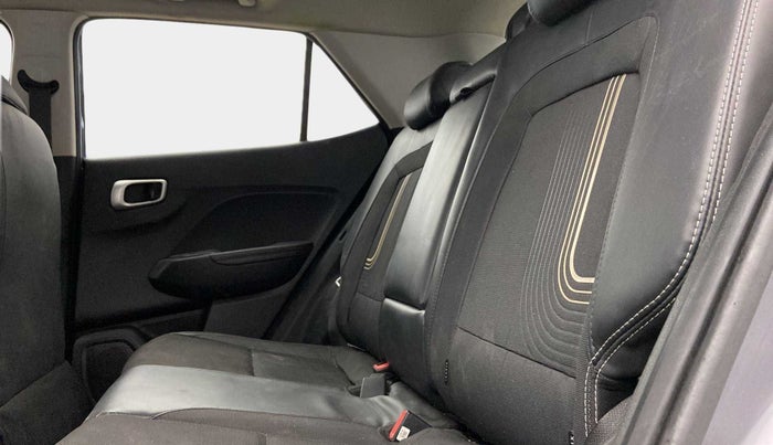 2019 Hyundai VENUE SX 1.0 (O) TURBO, Petrol, Manual, 57,649 km, Right Side Rear Door Cabin