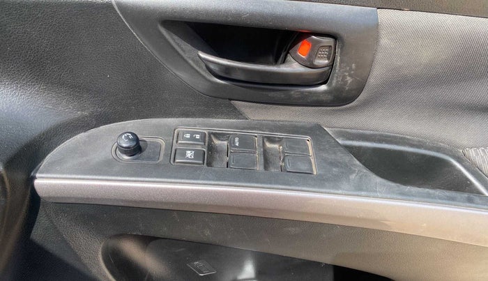2018 Maruti S Cross SIGMA 1.3, Diesel, Manual, 73,728 km, Driver Side Door Panels Control