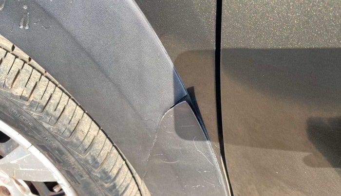 2018 Renault Kwid RXT 1.0 AMT, Petrol, Automatic, 21,651 km, Left fender - Cladding has minor damage