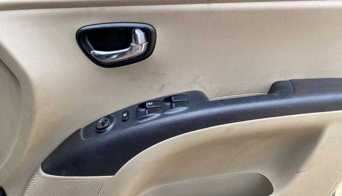 2011 Hyundai i10 SPORTZ 1.2, Petrol, Manual, 88,354 km, Driver Side Door Panels Control