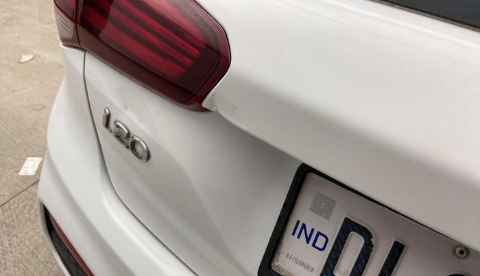 2018 Hyundai Elite i20 SPORTZ 1.2, Petrol, Manual, 43,546 km, Dicky (Boot door) - Slightly rusted