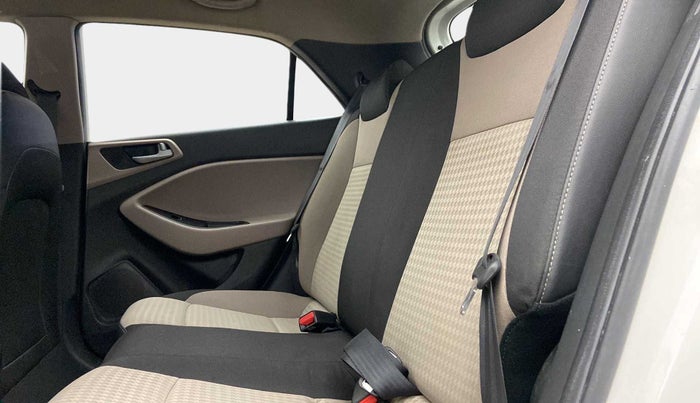 2018 Hyundai Elite i20 SPORTZ 1.2, Petrol, Manual, 43,546 km, Right Side Rear Door Cabin