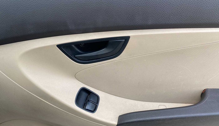 2016 Hyundai Eon ERA +, Petrol, Manual, 33,944 km, Driver Side Door Panels Control