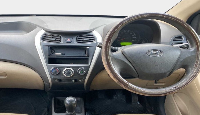 2016 Hyundai Eon ERA +, Petrol, Manual, 33,944 km, Steering Wheel Close Up