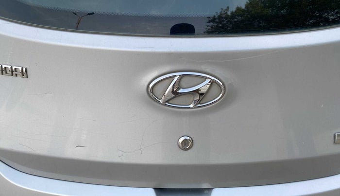 2016 Hyundai Eon ERA +, Petrol, Manual, 33,944 km, Dicky (Boot door) - Minor scratches