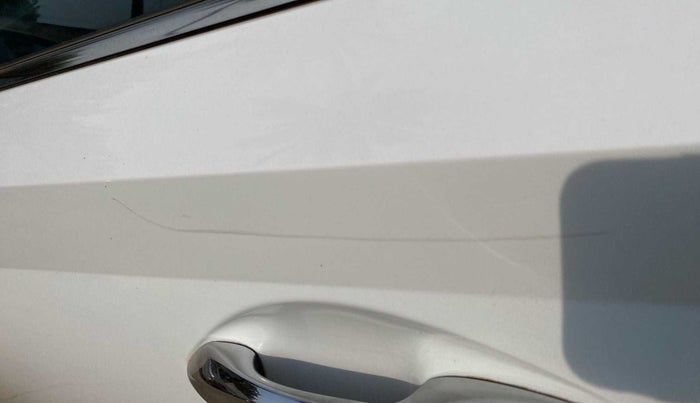 2021 Hyundai NEW I20 ASTA (O) 1.5 CRDI MT, Diesel, Manual, 21,128 km, Front passenger door - Minor scratches