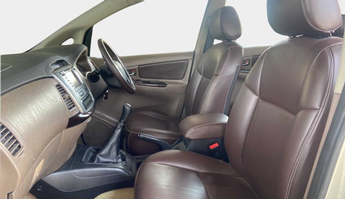 2015 Toyota Innova 2.5 VX 8 STR, Diesel, Manual, 96,972 km, Right Side Front Door Cabin