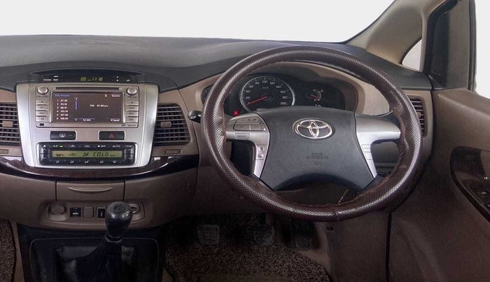2015 Toyota Innova 2.5 VX 8 STR, Diesel, Manual, 96,972 km, Steering Wheel Close Up