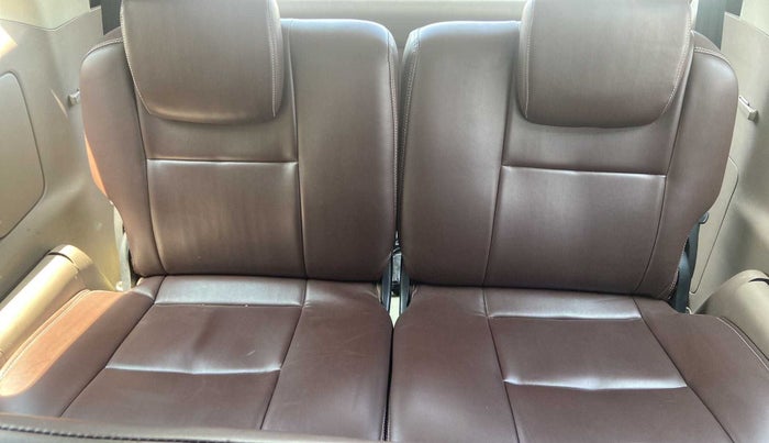 2015 Toyota Innova 2.5 VX 8 STR, Diesel, Manual, 96,972 km, Third Seat Row ( optional )