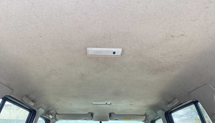 2015 Mahindra Scorpio S2, Diesel, Manual, 36,537 km, Ceiling - Roof lining is slightly discolored