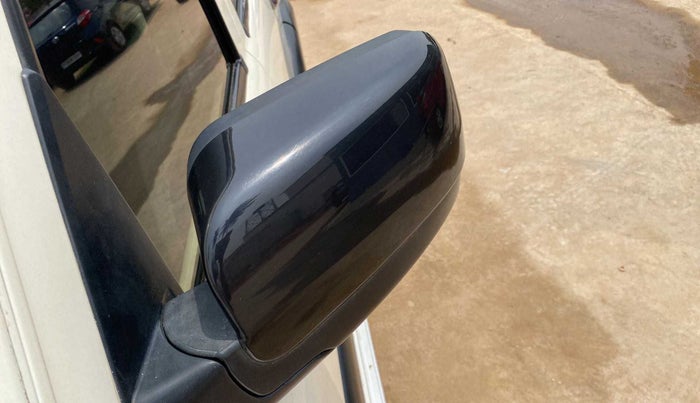2015 Mahindra Scorpio S2, Diesel, Manual, 36,537 km, Left rear-view mirror - Mirror movement not proper