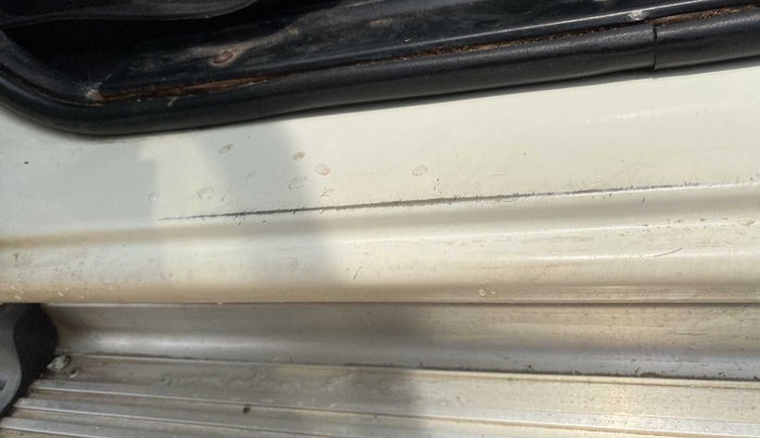 2015 Mahindra Scorpio S2, Diesel, Manual, 36,537 km, Left running board - Paint is slightly faded