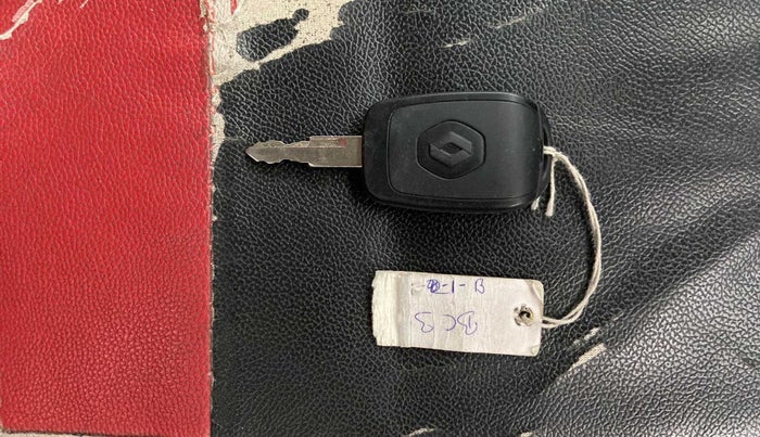 2019 Renault Kwid RXT 0.8, Petrol, Manual, 66,768 km, Lock system - Door lock knob has minor damage